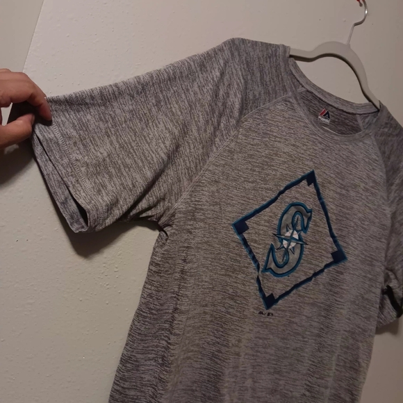 Majestic Men's Heather Gray Seattle Mariners Short-Sleeve Logo Tee - Picture 6 of 11